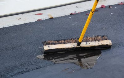 Sealcoating in Florida: Why Timing Matters for Maximum Asphalt Protection